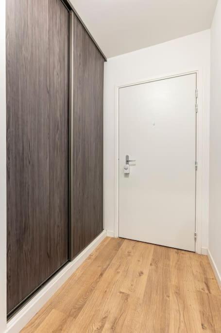 Grand Appartement , Paris La Defense Arena, 50 Metres De La Gare, 15 Min Champs Elysees ナンテール エクステリア 写真