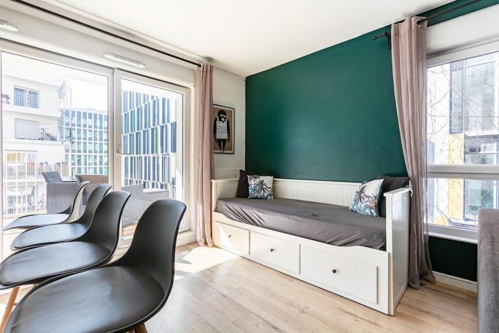 Grand Appartement , Paris La Defense Arena, 50 Metres De La Gare, 15 Min Champs Elysees ナンテール エクステリア 写真