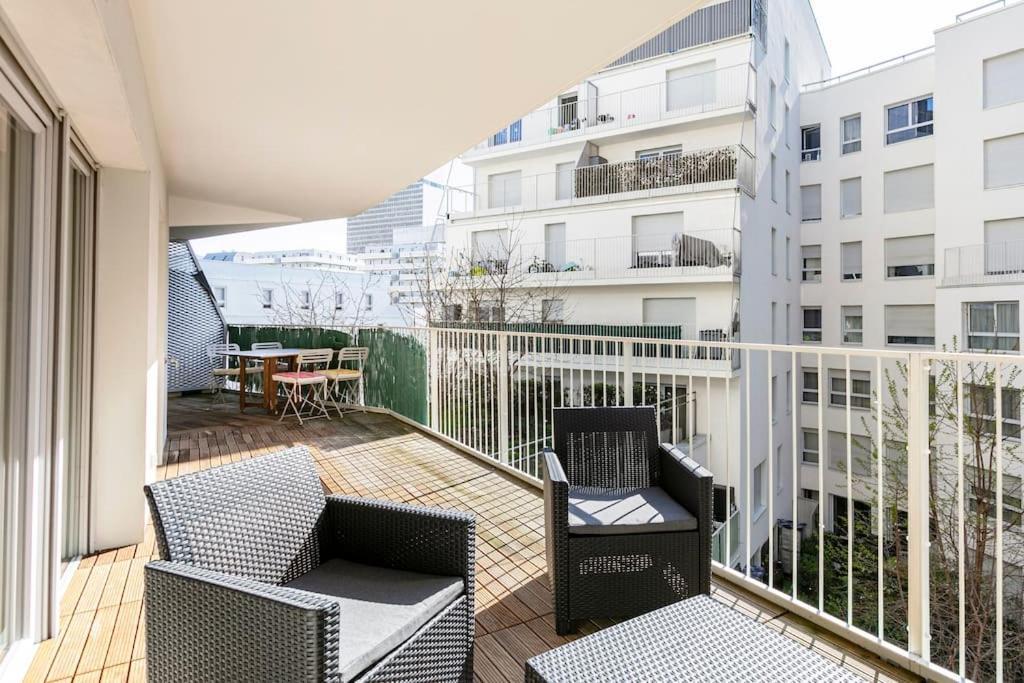 Grand Appartement , Paris La Defense Arena, 50 Metres De La Gare, 15 Min Champs Elysees ナンテール エクステリア 写真